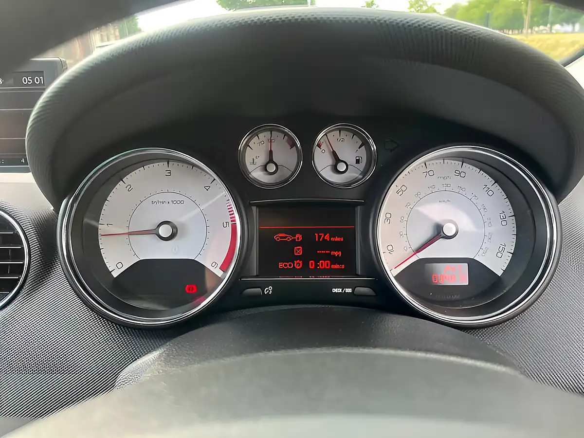 Used 2014 Peugeot 308 Cc Active Red - Interior and Exterior details 20