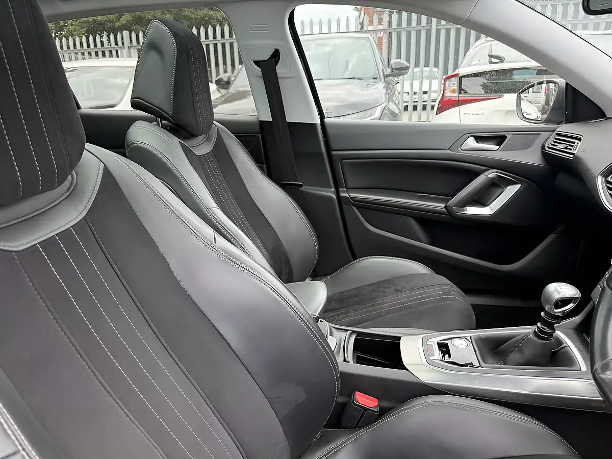 Used 2014 Peugeot 308 Feline Black - Interior and Exterior details 9