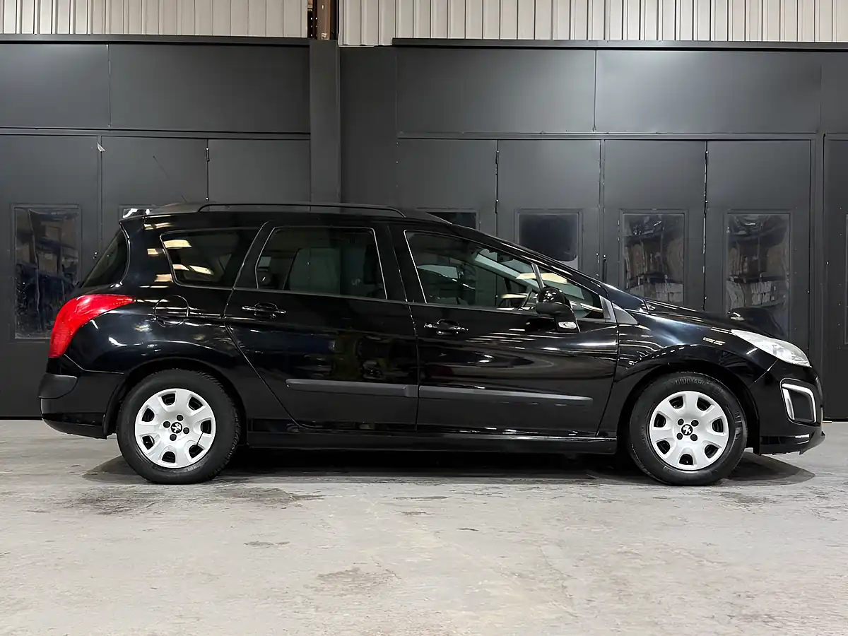 Used 2014 Peugeot 308 Sw Access Black - Interior and Exterior details 3