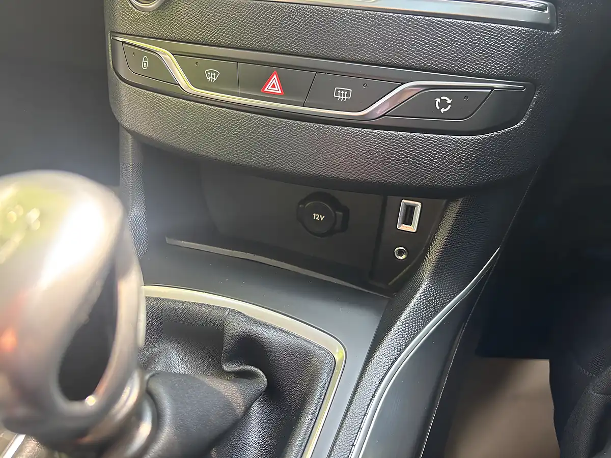 Used 2014 Peugeot 308 Sw Active Grey - Interior and Exterior details 13