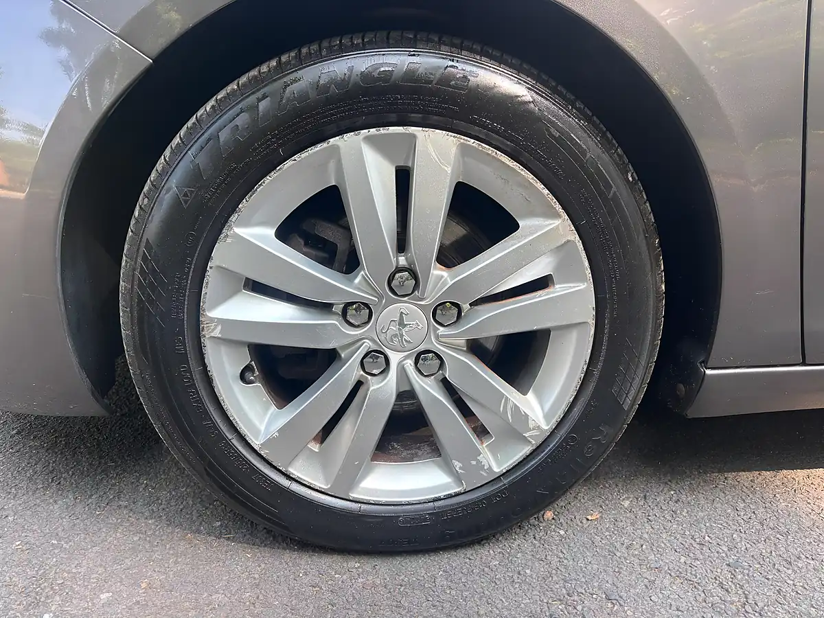 Used 2014 Peugeot 308 Sw Active Grey - Interior and Exterior details 15