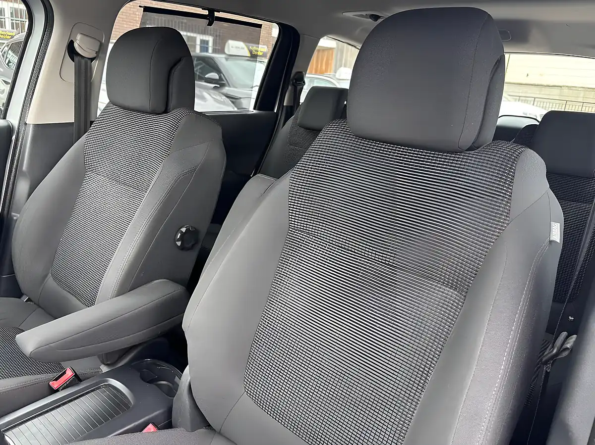 Used 2014 Peugeot 5008 Active Silver - Interior and Exterior details 12