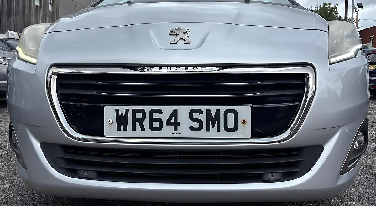 Used 2014 Peugeot 5008 Active Silver - Interior and Exterior details 18
