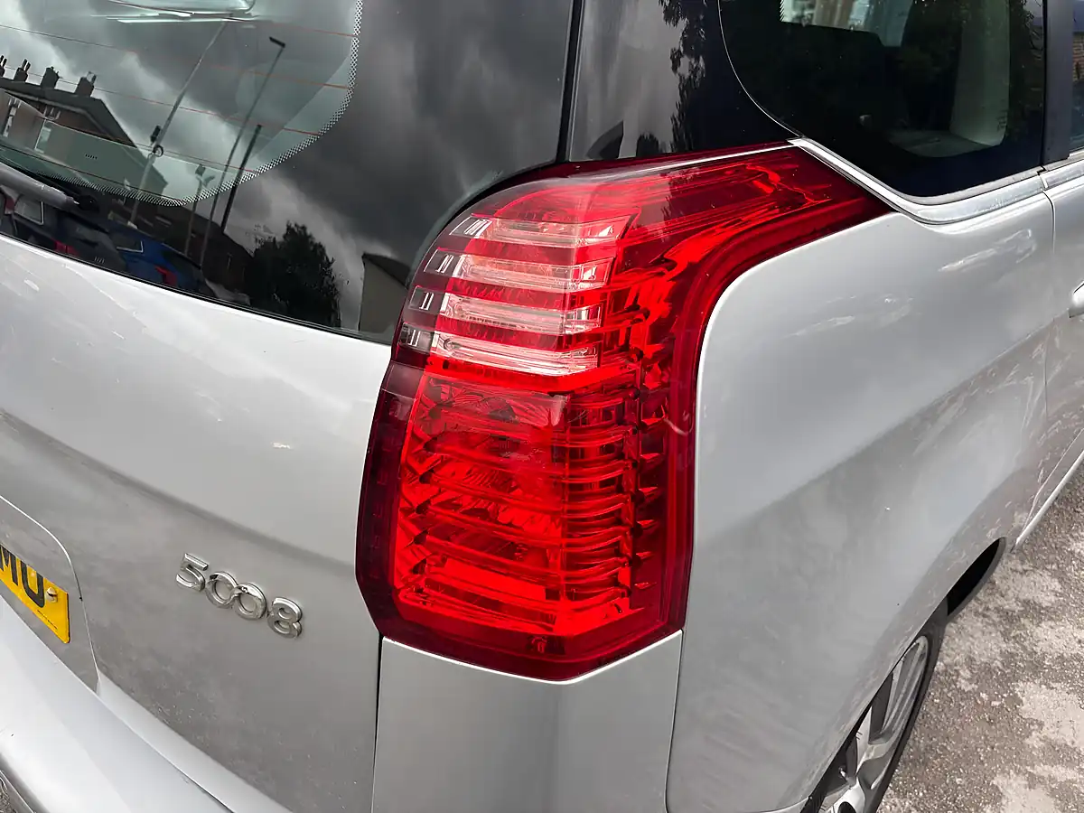 Used 2014 Peugeot 5008 Active Silver - Interior and Exterior details 19