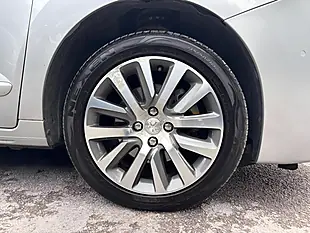Used 2014 Peugeot 5008 Active Silver - Interior and Exterior details 20