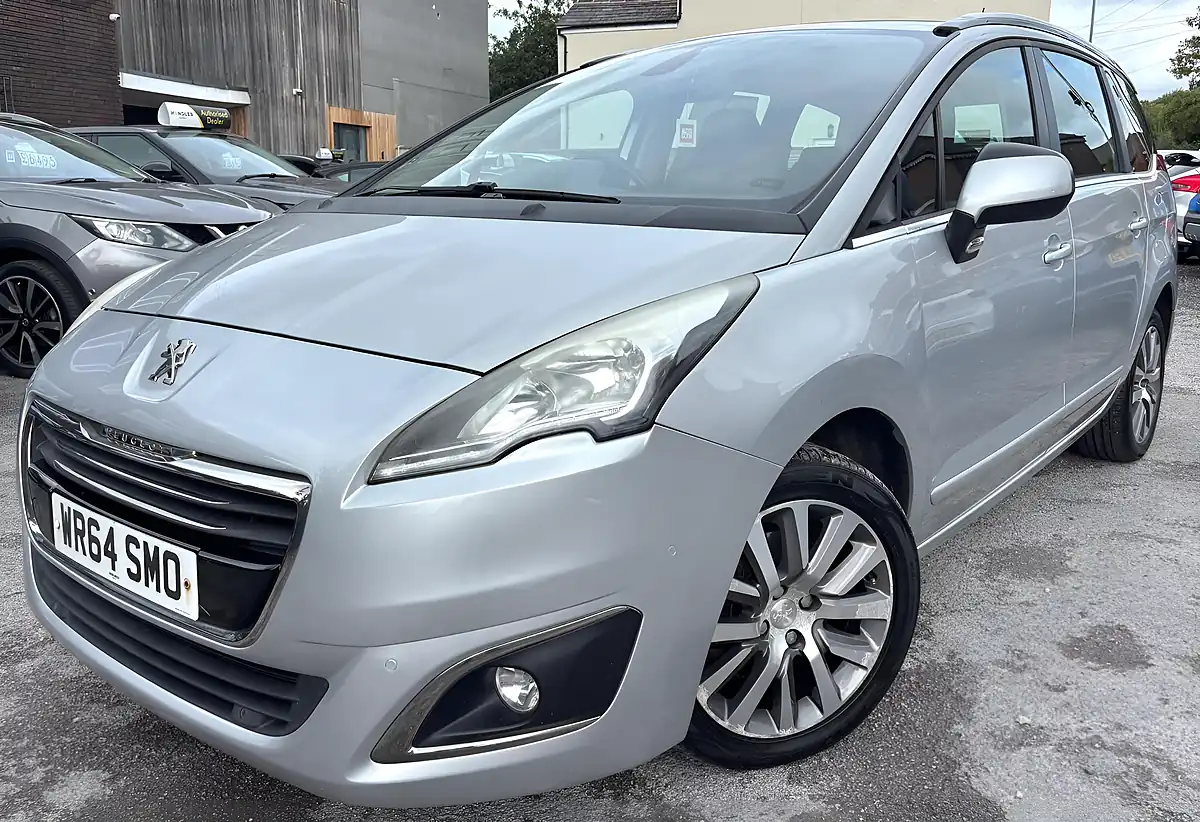 Used 2014 Peugeot 5008 Active Silver - Interior and Exterior details 4