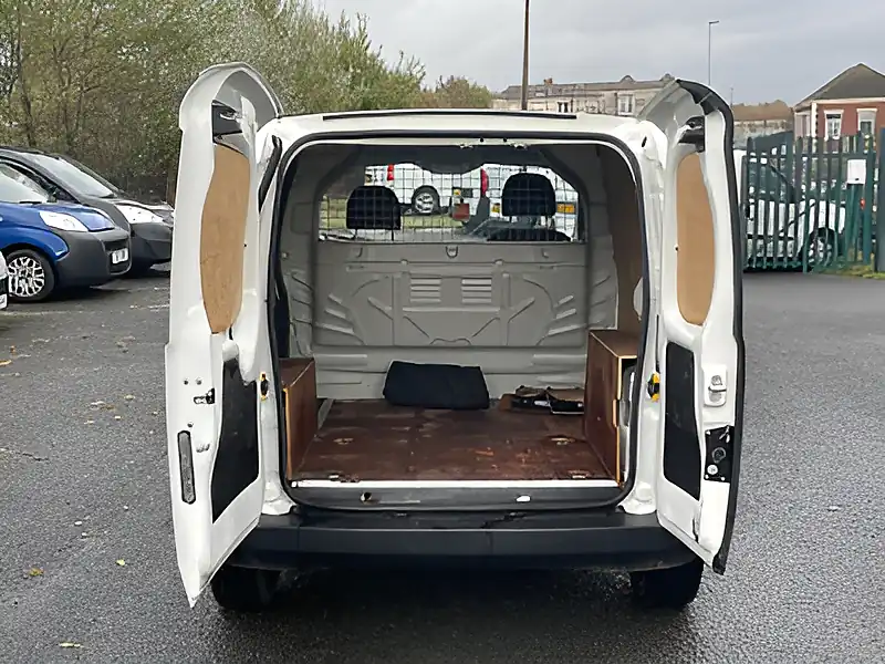 Used 2014 Peugeot Bipper Professional L1 H1 3dr White - Interior and Exterior details 9