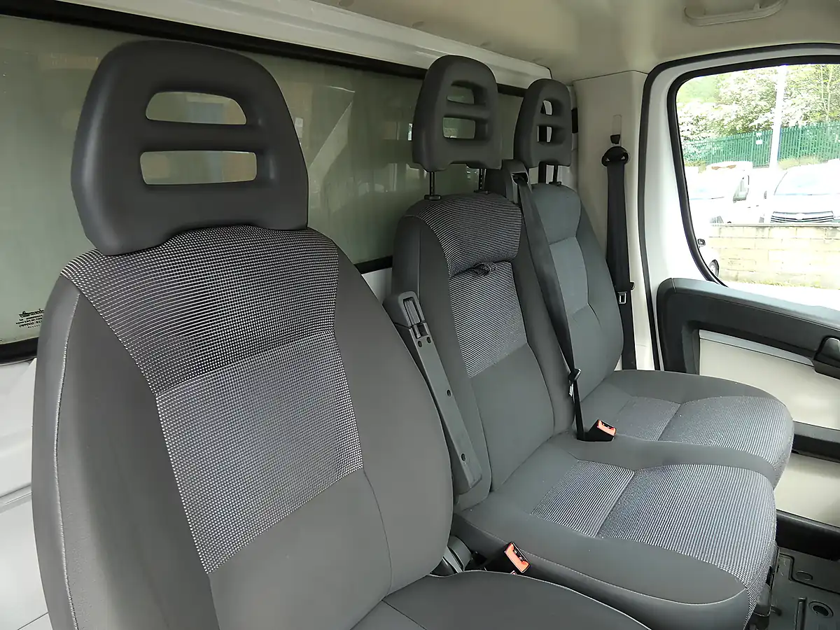 Used 2014 Peugeot Boxer Luton With Tail Lift White - Interior and Exterior details 15