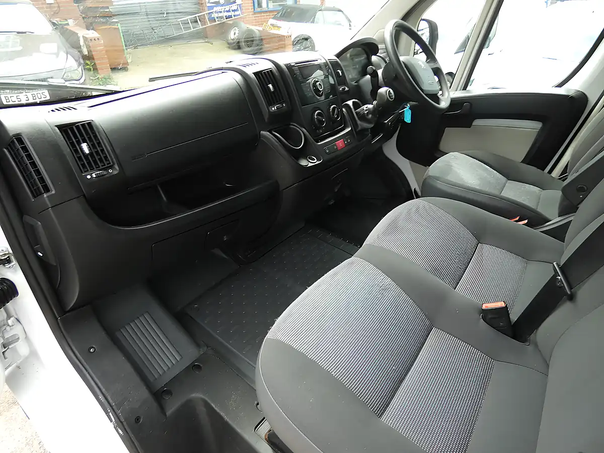 Used 2014 Peugeot Boxer Luton With Tail Lift White - Interior and Exterior details 17