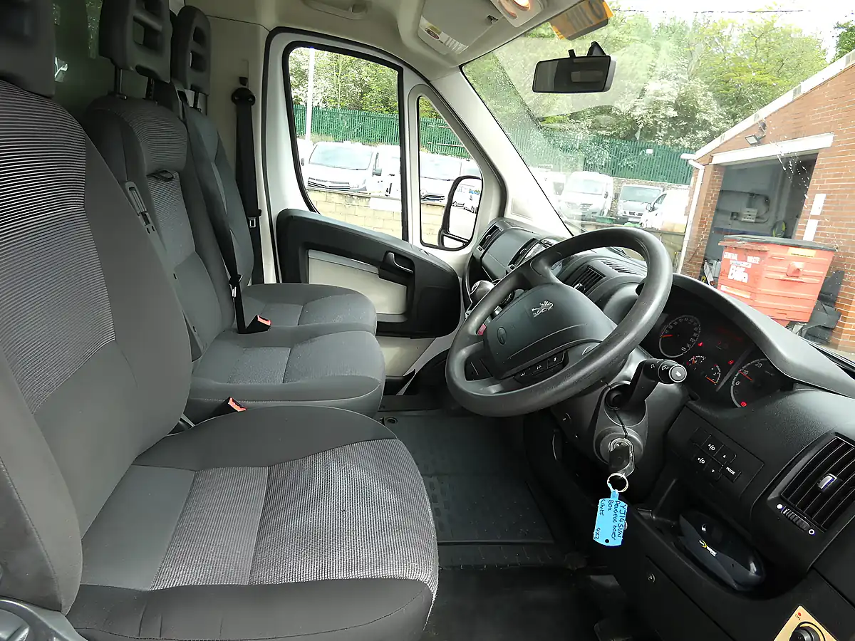 Used 2014 Peugeot Boxer Luton With Tail Lift White - Interior and Exterior details 2