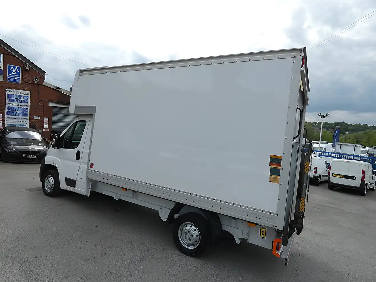 Used 2014 Peugeot Boxer Luton With Tail Lift White - Interior and Exterior details 5