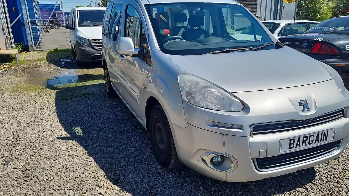 Used 2014 Peugeot Horizon S Silver - Interior and Exterior details 13