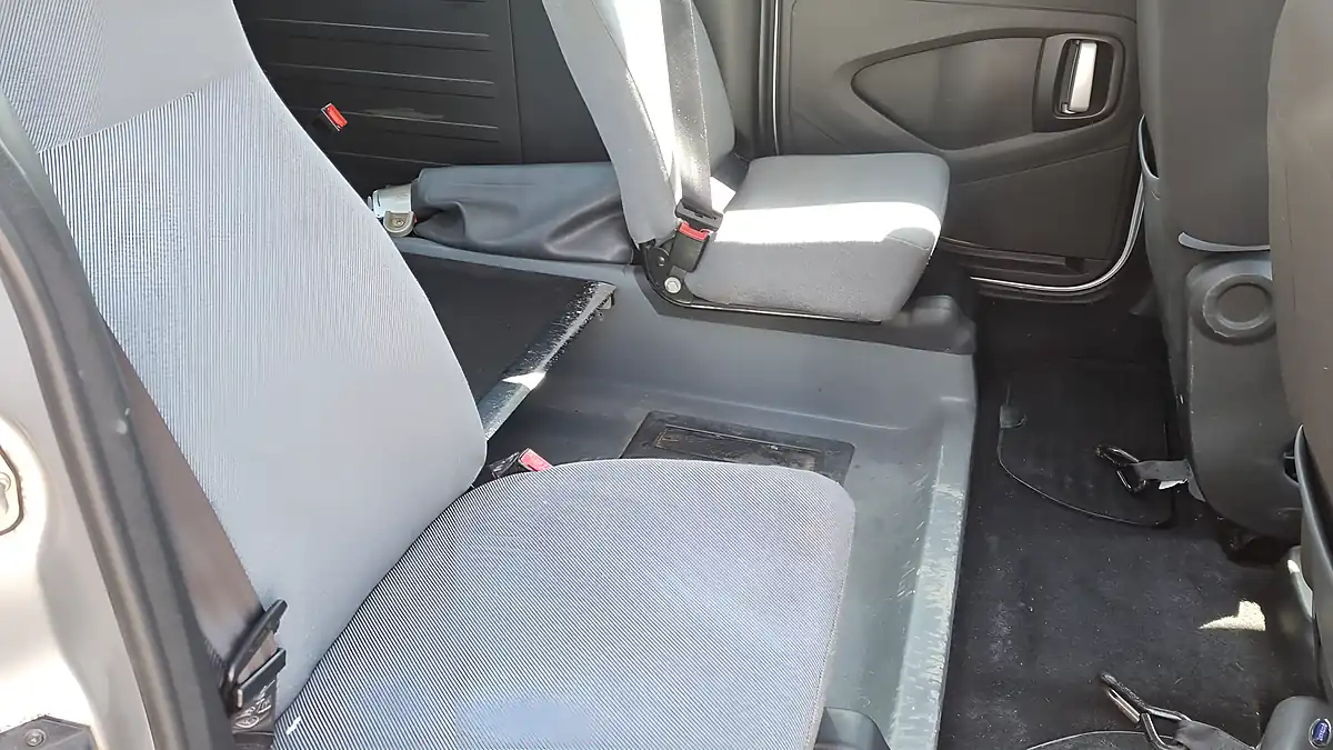 Used 2014 Peugeot Horizon S Silver - Interior and Exterior details 17