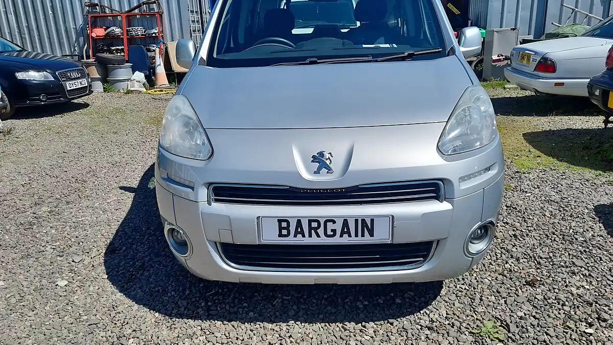 Used 2014 Peugeot Horizon S Silver - Interior and Exterior details 9