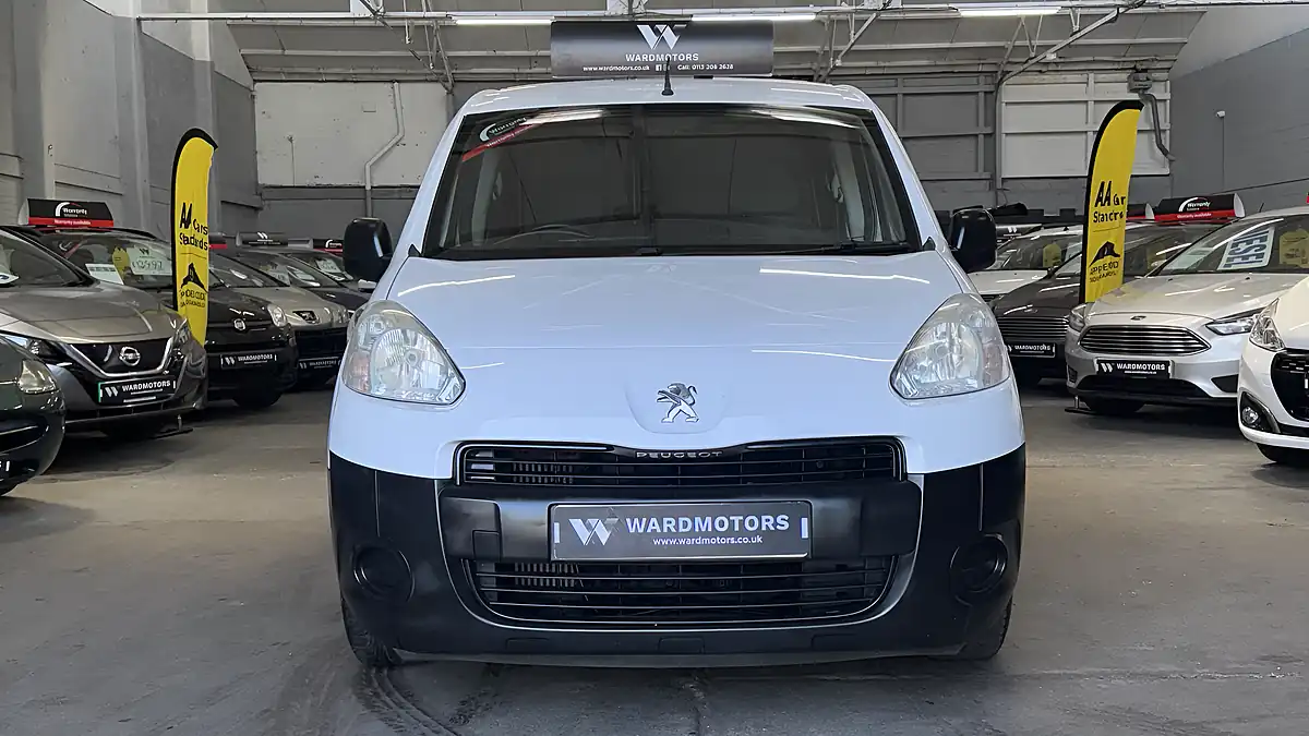Used 2014 Peugeot Partner 850 S White - Interior and Exterior details 3