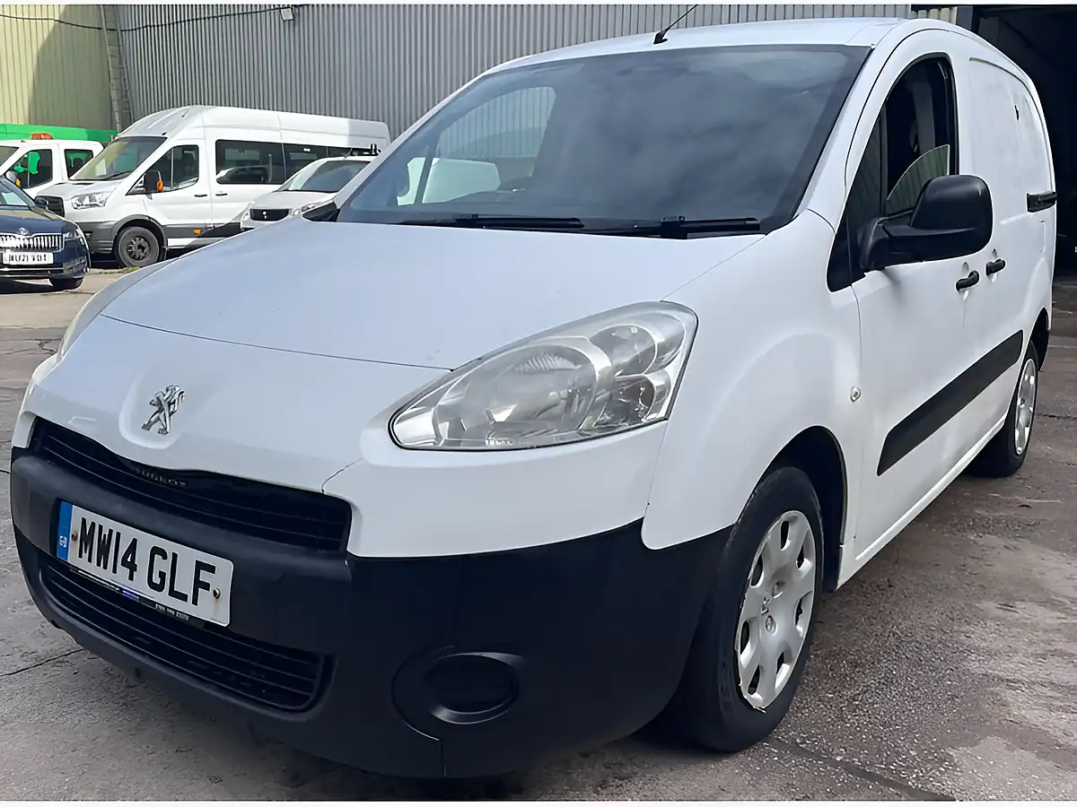 Used 2014 Peugeot Partner 850 S White - Interior and Exterior details 15
