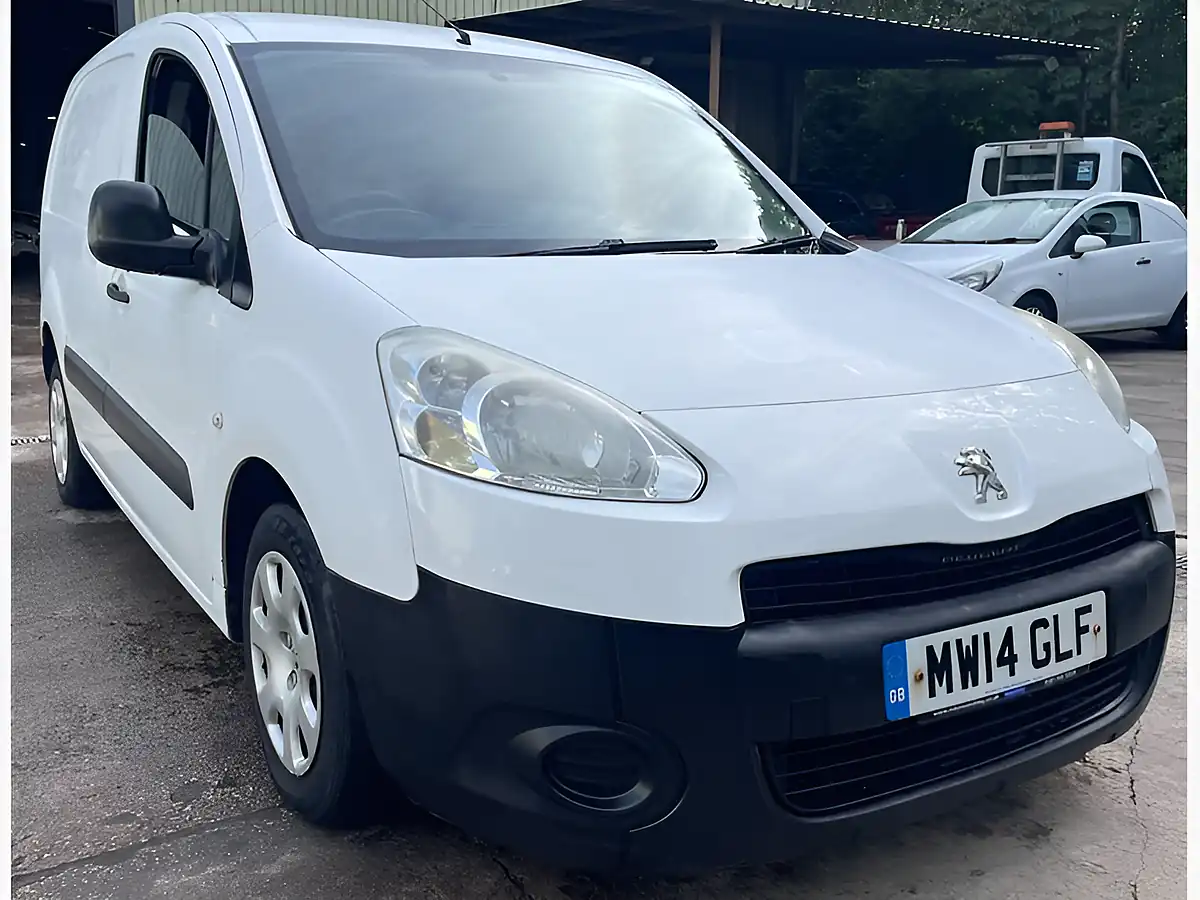 Used 2014 Peugeot Partner 850 S White - Interior and Exterior details 3