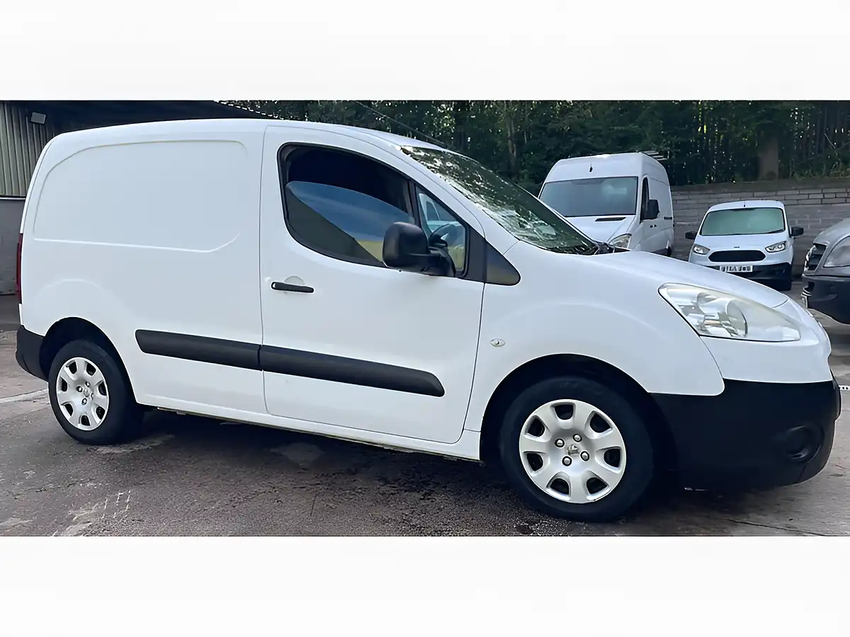 Used 2014 Peugeot Partner 850 S White - Interior and Exterior details 5