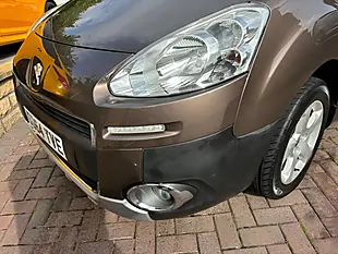 Used 2014 Peugeot Partner Tepee Outdoor Brown - Interior and Exterior details 11