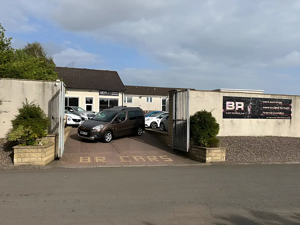 Used 2014 Peugeot Partner Tepee Outdoor Brown - Interior and Exterior details 2