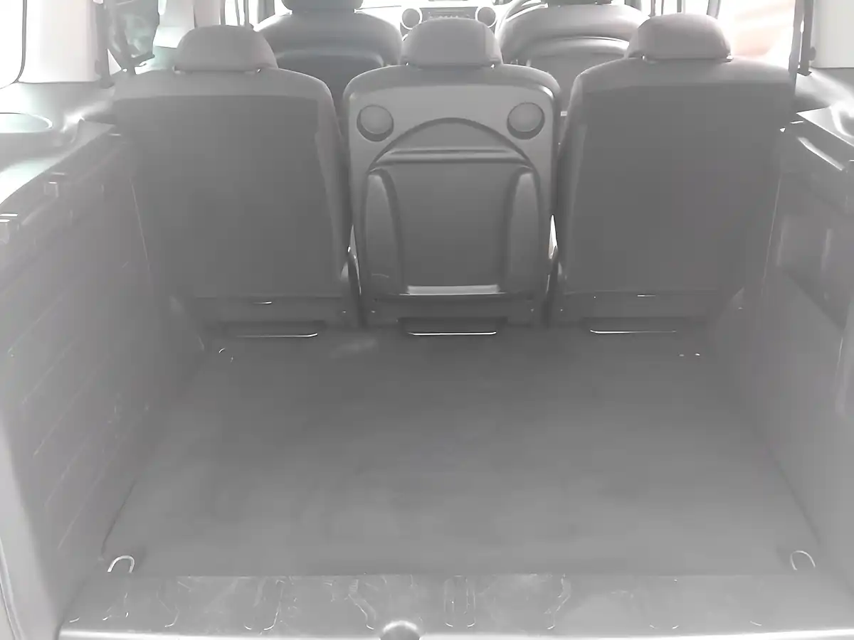 Used 2014 Peugeot Partner Tepee Outdoor Silver - Interior and Exterior details 18