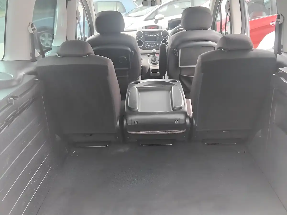 Used 2014 Peugeot Partner Tepee Outdoor Silver - Interior and Exterior details 19