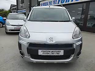 Used 2014 Peugeot Partner Tepee Outdoor Silver - Interior and Exterior details 3