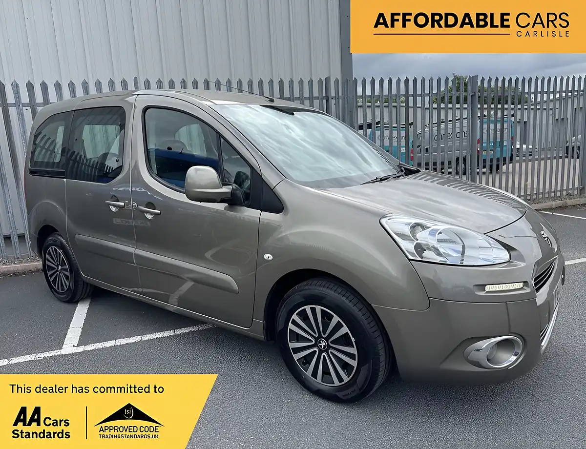 Used 2014 Peugeot Partner Tepee S Bronze - Front View