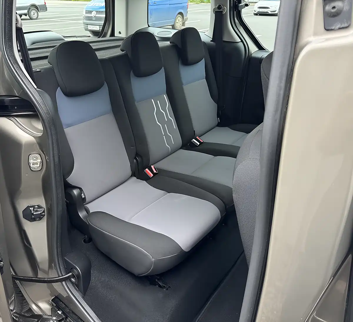 Used 2014 Peugeot Partner Tepee S Bronze - Interior and Exterior details 12