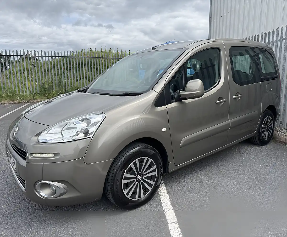 Used 2014 Peugeot Partner Tepee S Bronze - Interior and Exterior details 2