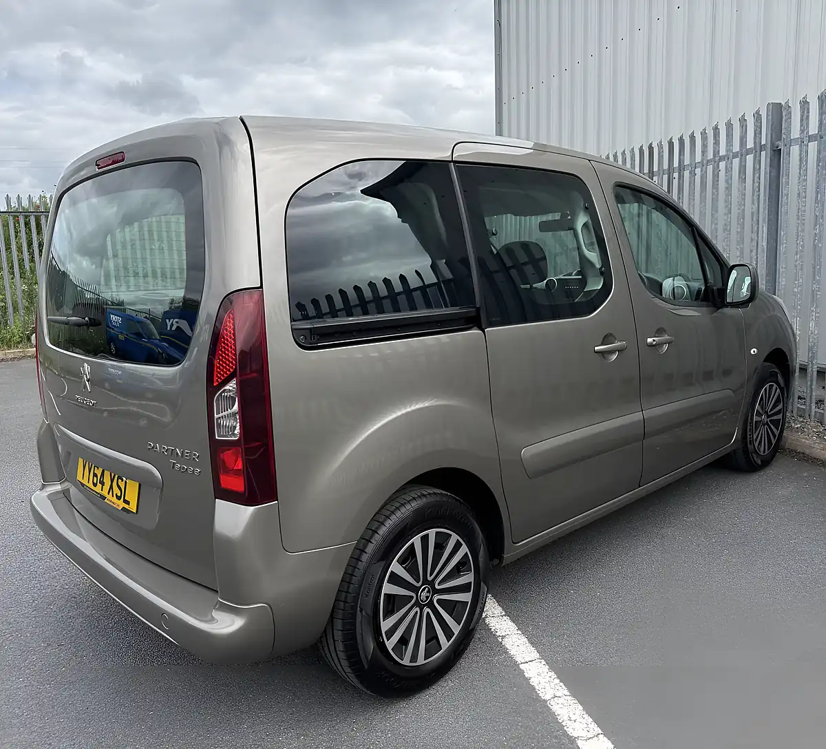 Used 2014 Peugeot Partner Tepee S Bronze - Interior and Exterior details 5
