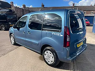 Used 2014 Peugeot Partner Tepee Tepee S Blue - Interior and Exterior details 13