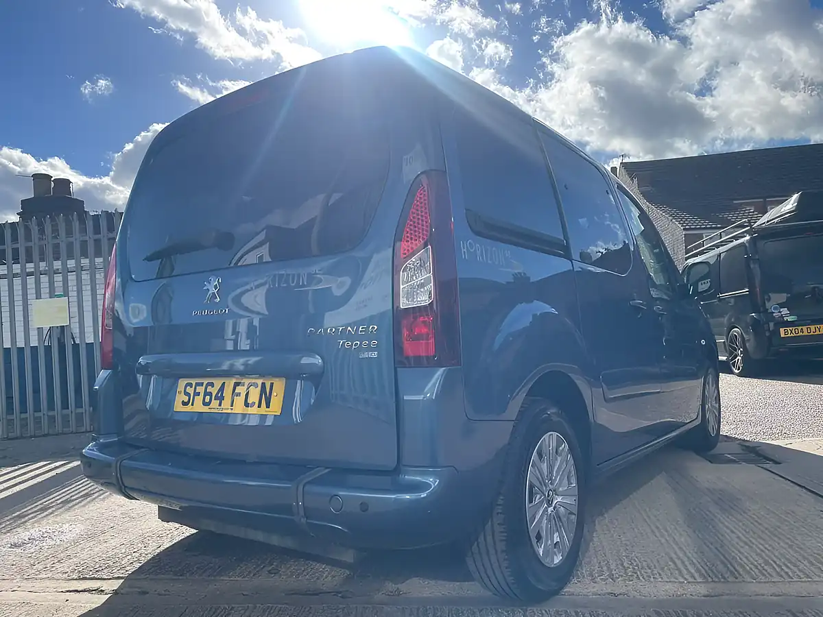 Used 2014 Peugeot Partner Tepee Tepee S Blue - Interior and Exterior details 14