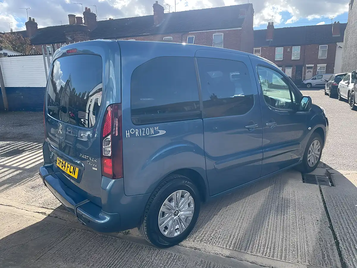 Used 2014 Peugeot Partner Tepee Tepee S Blue - Interior and Exterior details 15