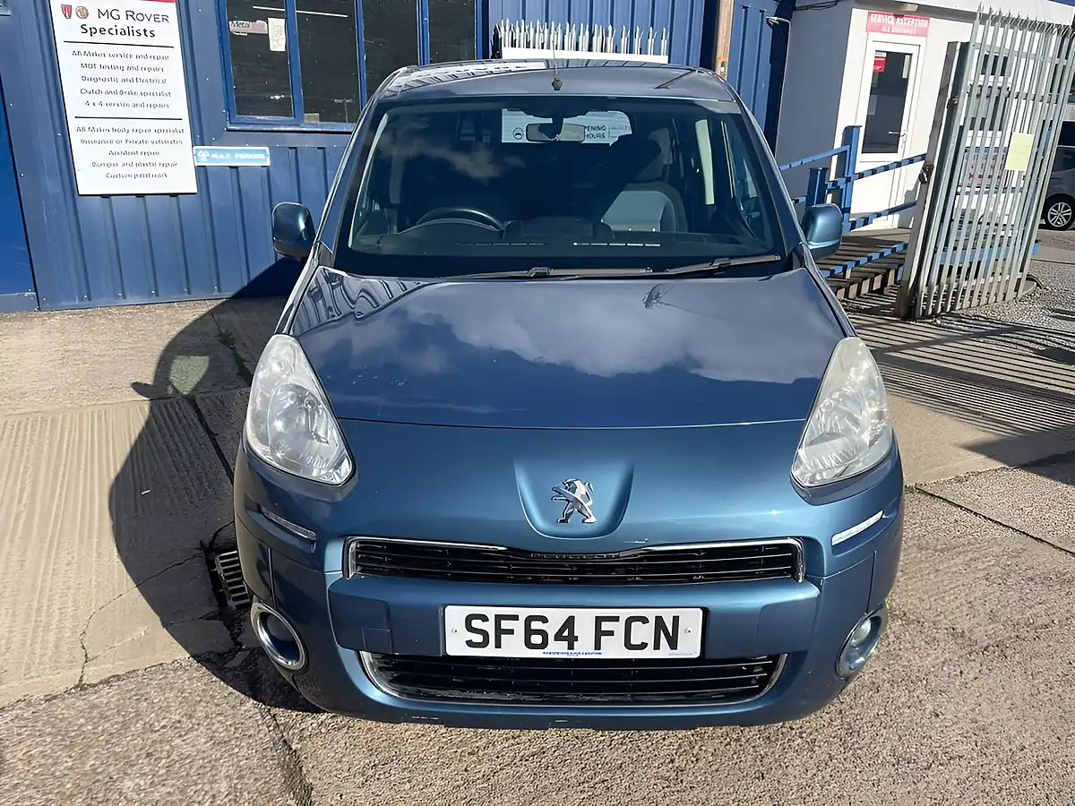 Used 2014 Peugeot Partner Tepee Tepee S Blue - Interior and Exterior details 5