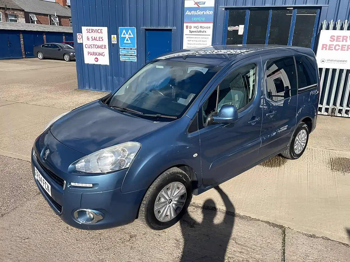Used 2014 Peugeot Partner Tepee Tepee S Blue - Interior and Exterior details 9