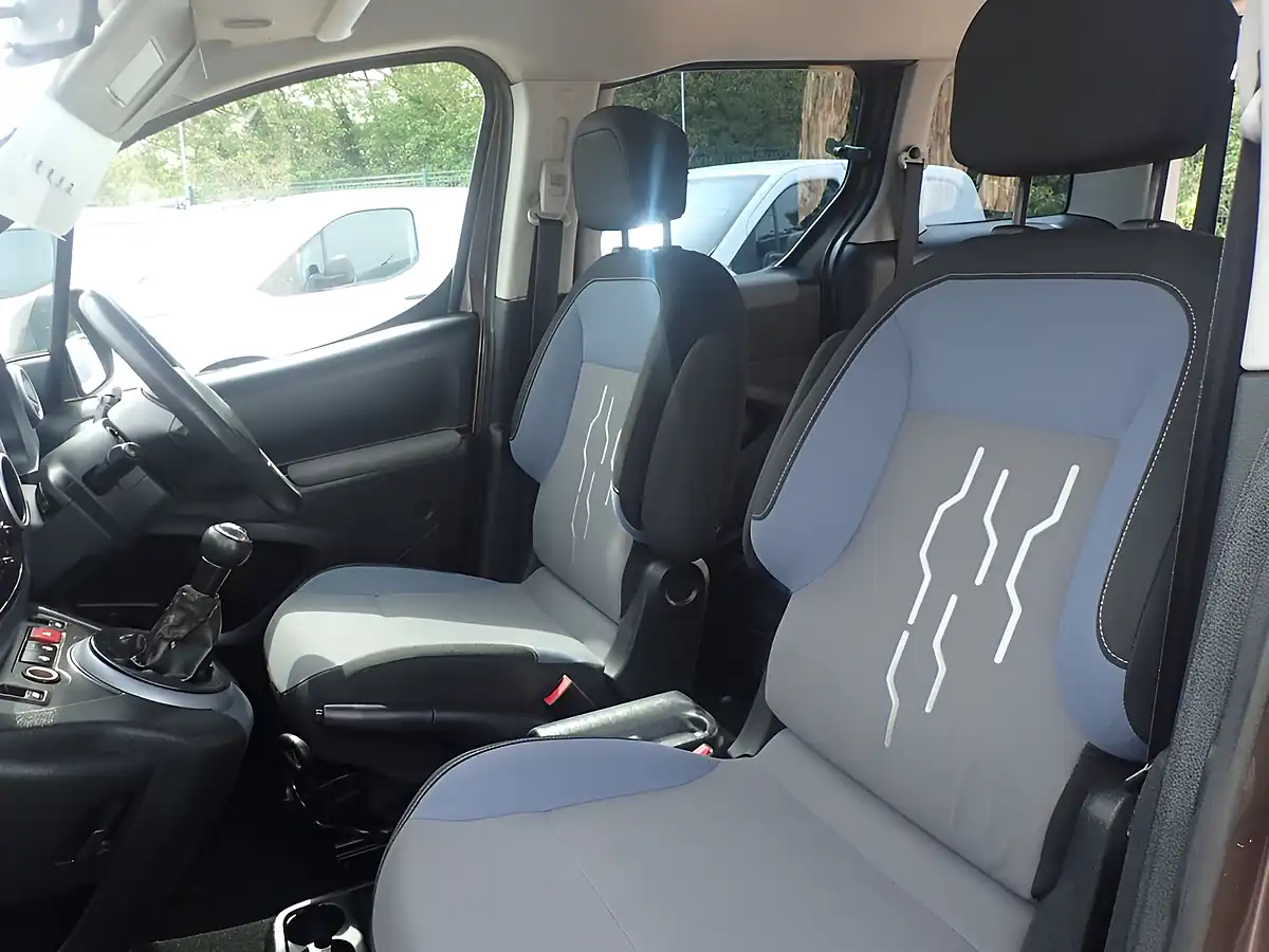 Used 2014 Peugeot Partner Tepee Tepee S Brown - Interior and Exterior details 11