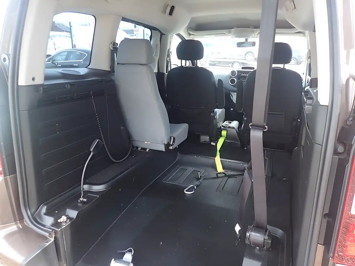 Used 2014 Peugeot Partner Tepee Tepee S Brown - Interior and Exterior details 14