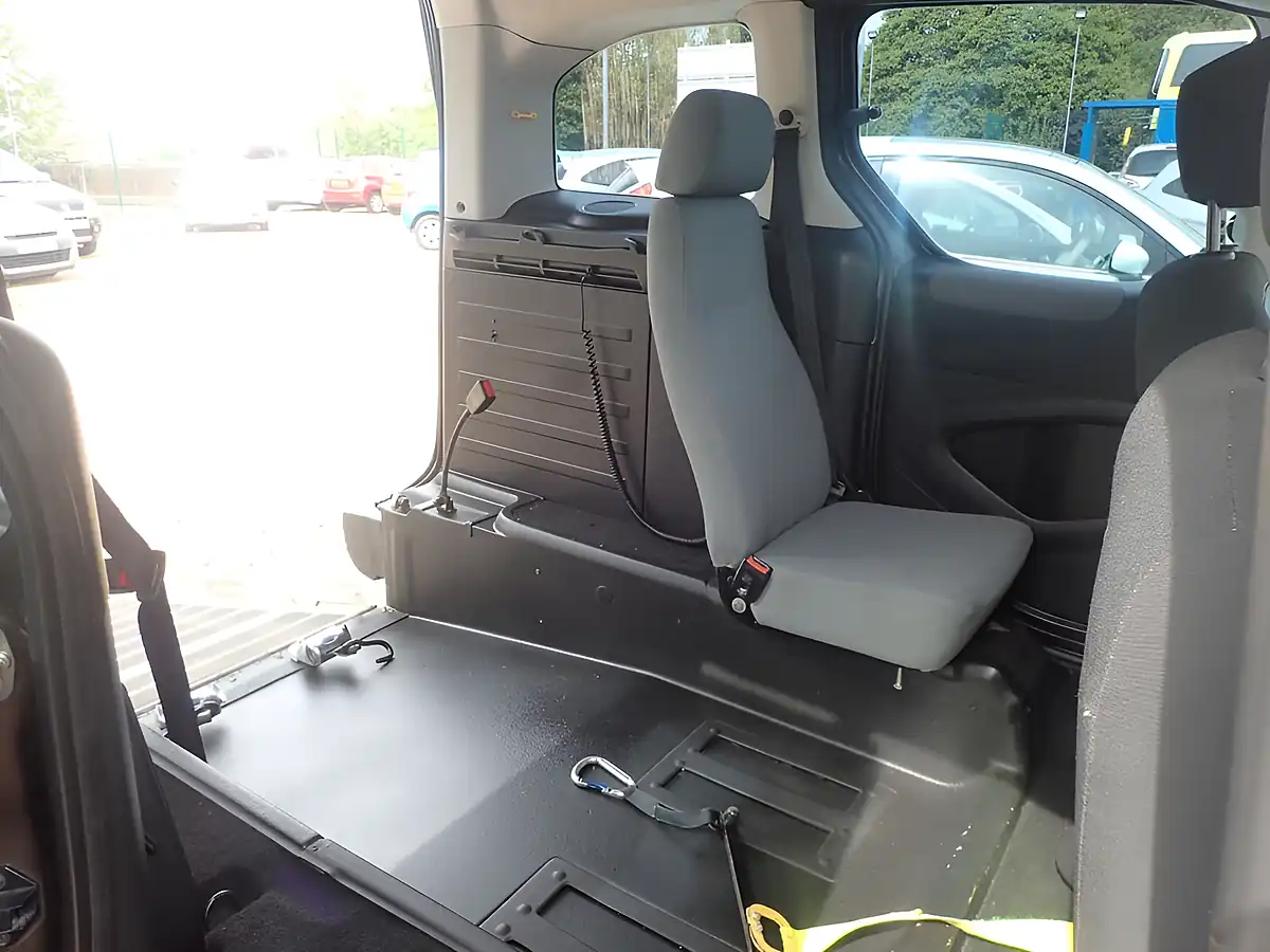 Used 2014 Peugeot Partner Tepee Tepee S Brown - Interior and Exterior details 15