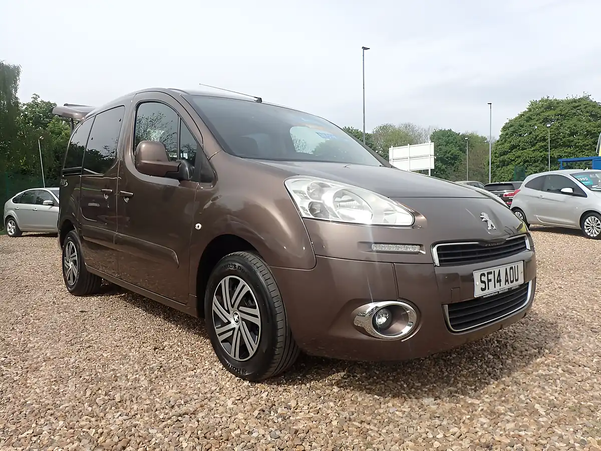 Used 2014 Peugeot Partner Tepee Tepee S Brown - Interior and Exterior details 2