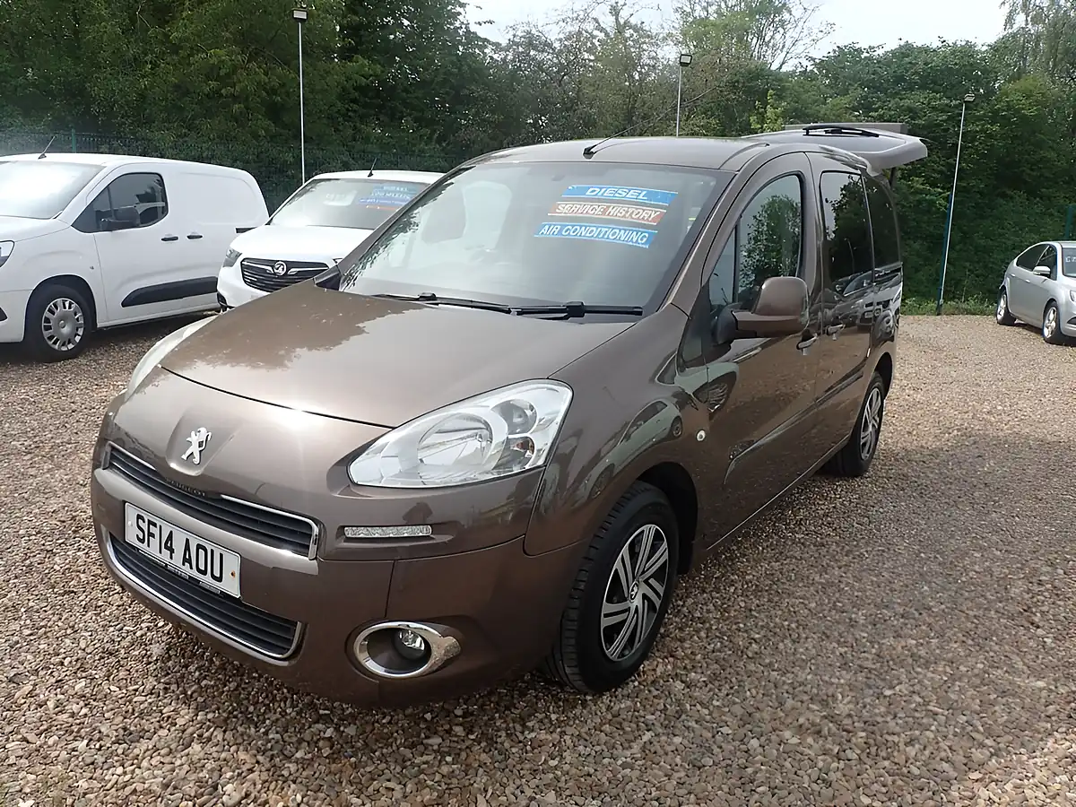 Used 2014 Peugeot Partner Tepee Tepee S Brown - Interior and Exterior details 3