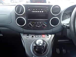 Used 2014 Peugeot Partner Tepee Tepee S Brown - Interior and Exterior details 9