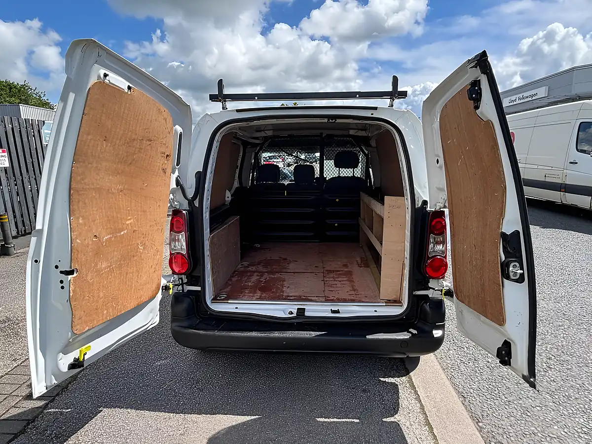 Used 2014 Peugeot Partner White - Interior and Exterior details 10
