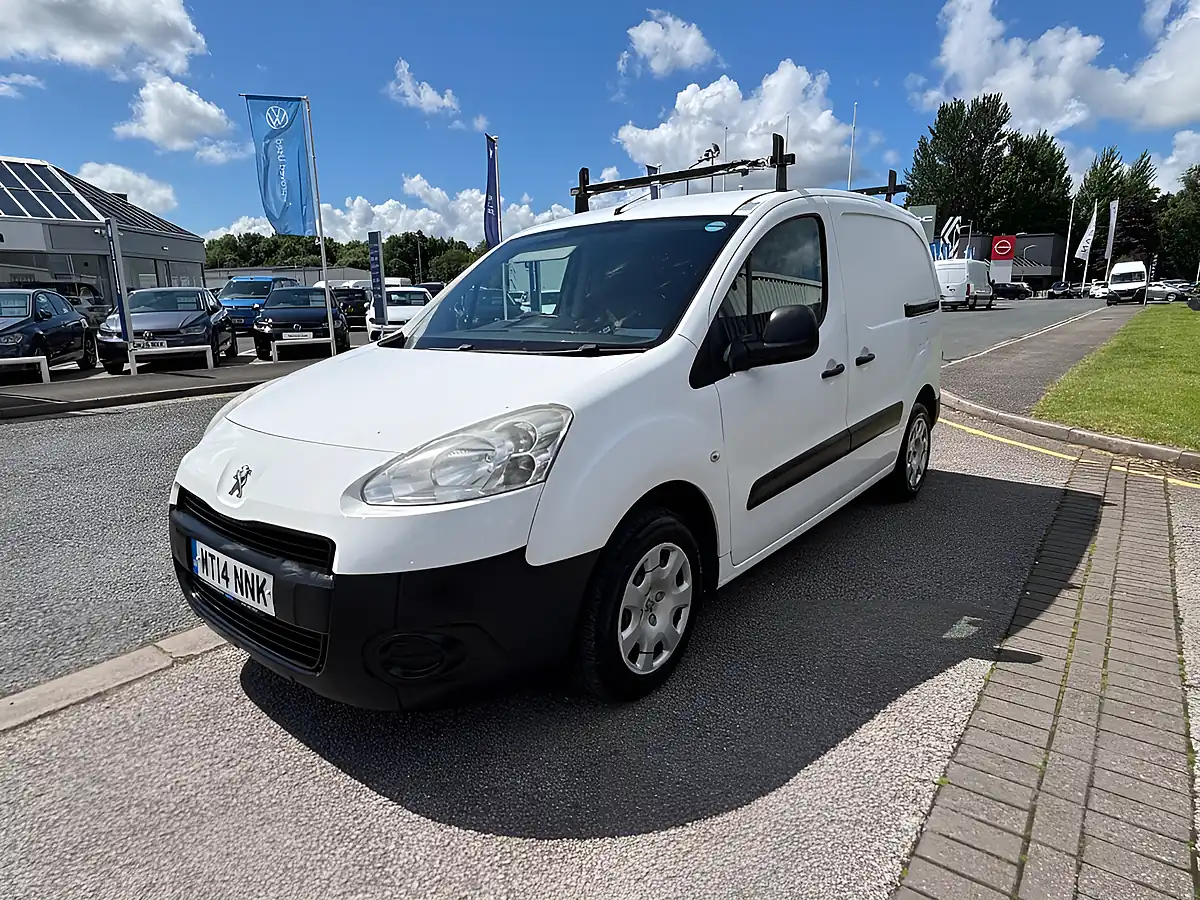 Used 2014 Peugeot Partner White - Interior and Exterior details 2