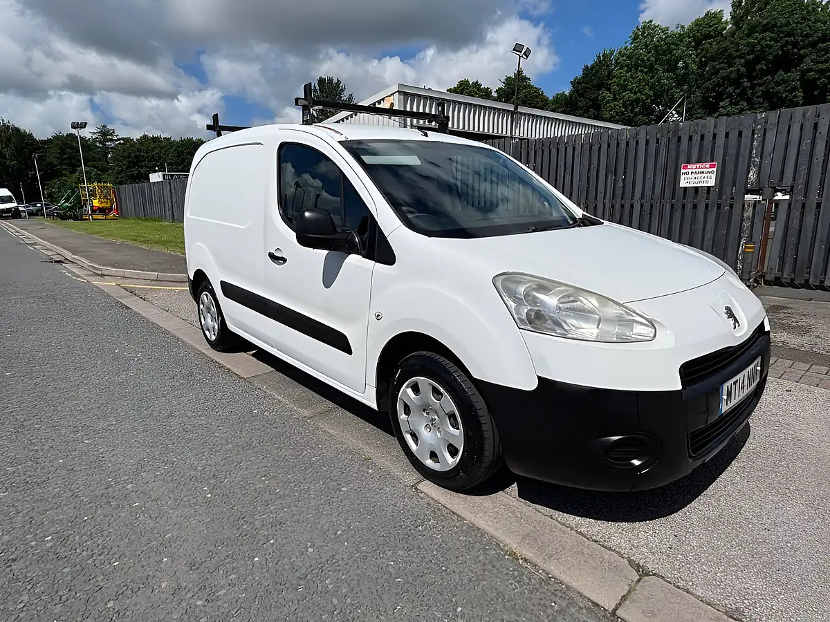 Used 2014 Peugeot Partner White - Interior and Exterior details 3