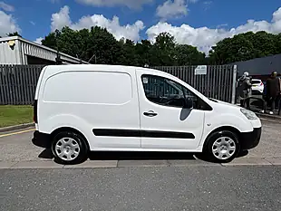 Used 2014 Peugeot Partner White - Interior and Exterior details 4