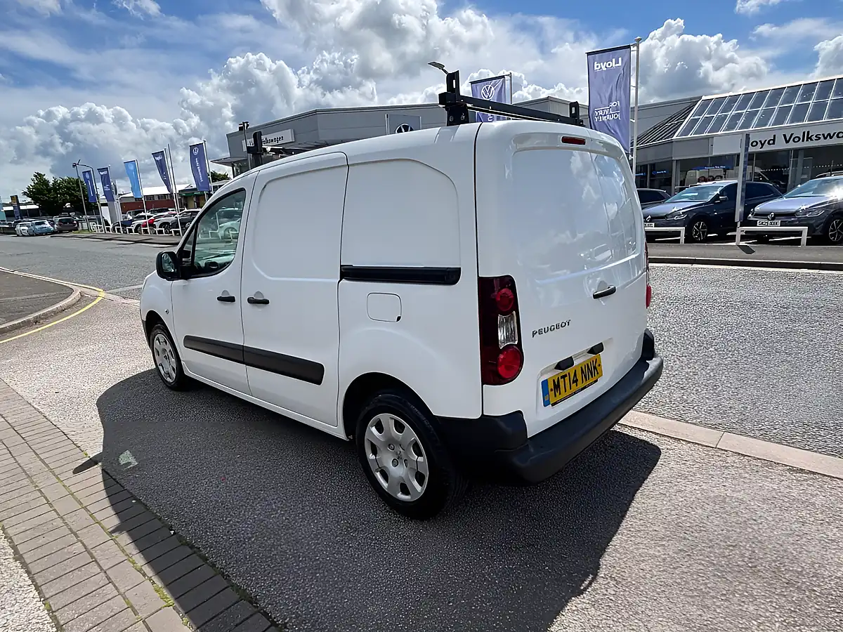Used 2014 Peugeot Partner White - Interior and Exterior details 6