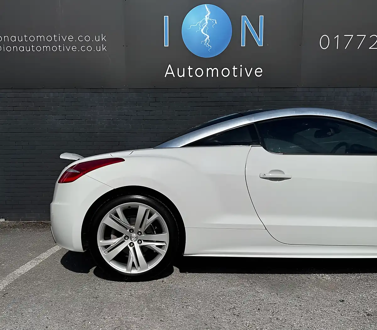 Used 2014 Peugeot Rcz GT White - Interior and Exterior details 10