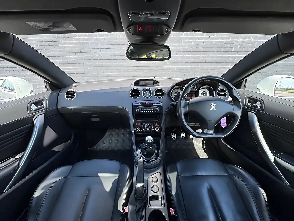 Used 2014 Peugeot Rcz GT White - Interior and Exterior details 15