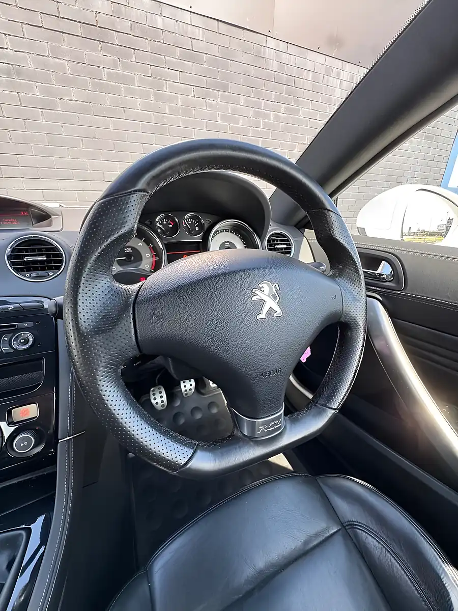 Used 2014 Peugeot Rcz GT White - Interior and Exterior details 18